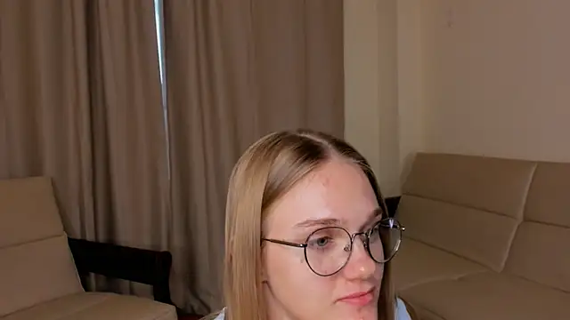 FemMantis Chat XXX in diretta