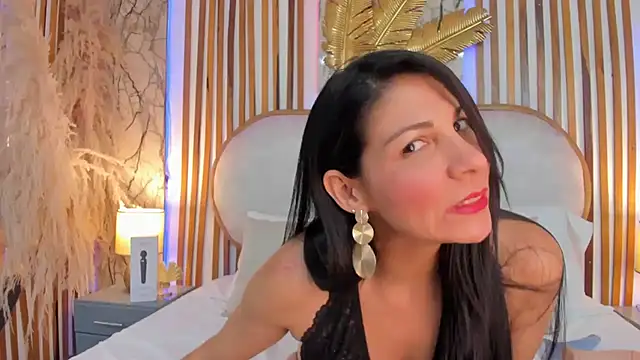 Chat +18 de EliseBell ao vivo