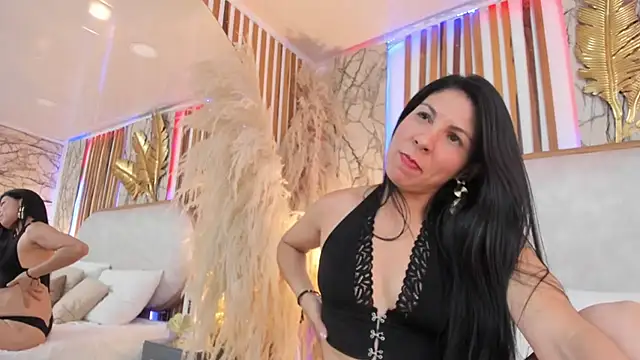 EliseBell Adlı Modelin Canlı XXX Sohbeti