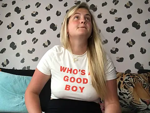 Pokazy przed kamerką – Juicy_BabeXo