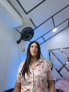 isis_cute_ Webcam-Show