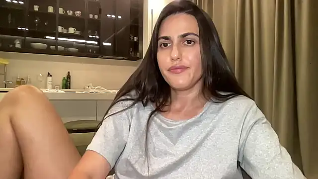 Chat +18 de Rineliadi ao vivo