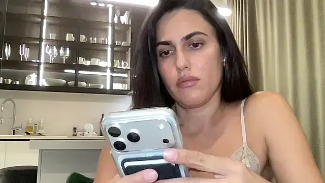 Rineliadi Adlı Modelin Canlı XXX Sohbeti