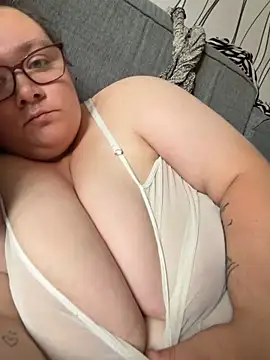 Pokazy przed kamerką – Honey_HazelX