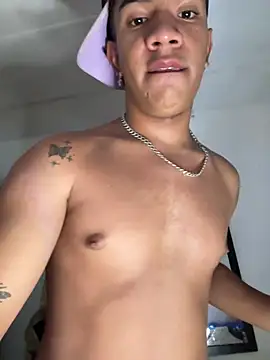 Show modela Alan_BigAss na web-kameri