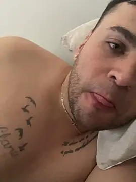 fuegolatinorojas Webcamshow