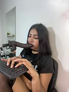 cherry_skinnyy_'s Live Chat Room