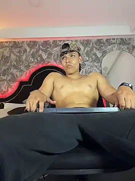عرض كام DilanMiller_