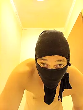Sarafemboyy Webcam-Show