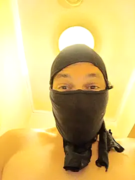 Sarafemboyy Webcam-Show