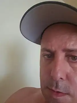 Pokazy przed kamerką – heterohotguy78