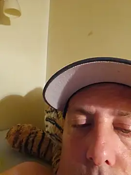 heterohotguy78 Webcam Show