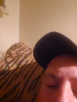 הופעת וובקאם של heterohotguy78