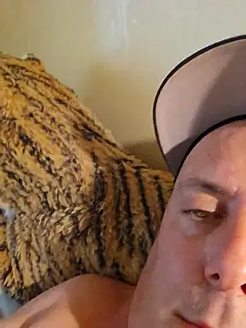 heterohotguy78 webcam show