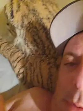 Show modela heterohotguy78 na web-kameri