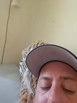 heterohotguy78 Webcam Show