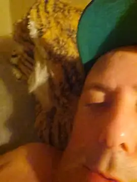 heterohotguy78 webcam show