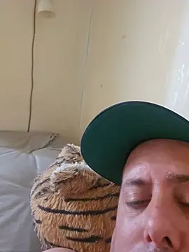 heterohotguy78 Webcam Show