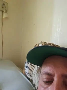 heterohotguy78's Webcam Show