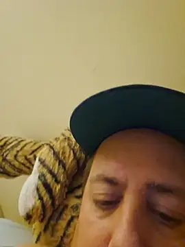 heterohotguy78's Webcam Show