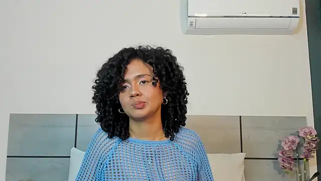 Kiraspell's Live XXX Chat