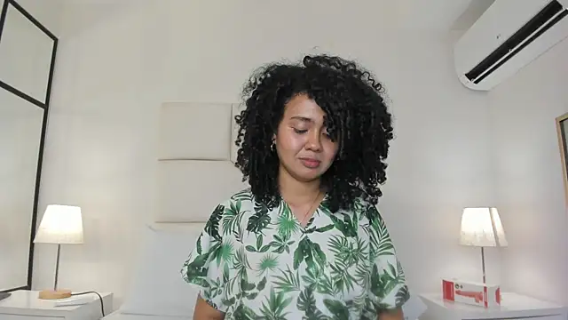 XXX chat uživo modela Kiraspell