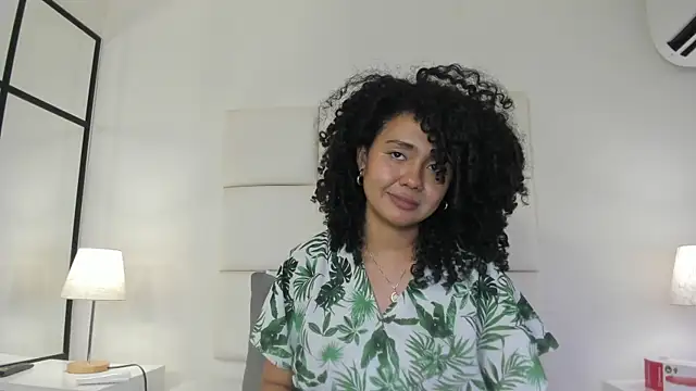 Kiraspell's Live XXX Chat