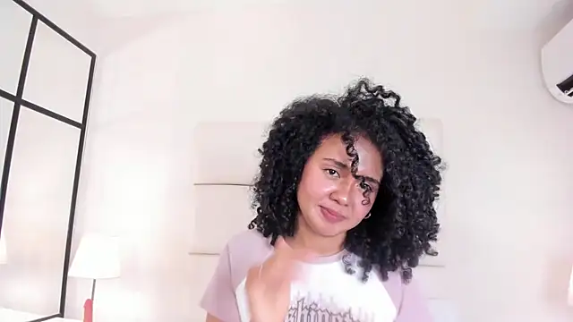 XXX chat uživo modela Kiraspell