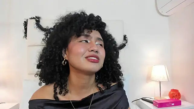 XXX chat uživo modela Kiraspell