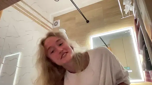 MissMillyx Adlı Modelin Canlı XXX Sohbeti