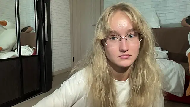 MissMillyx webcam show