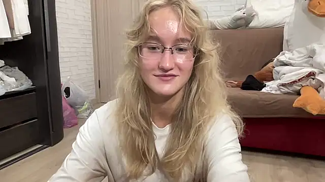 MissMillyx: вебкам-шоу