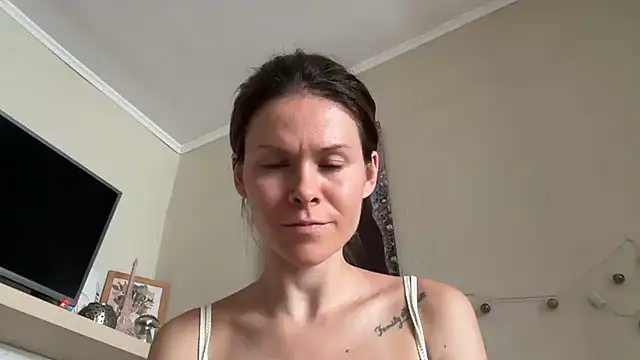 Vinessana Chat XXX live
