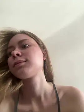 KarolinaMyles webkamerás műsora