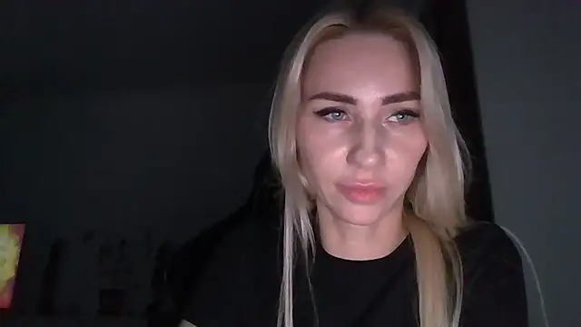 Solariaki's Live XXX Chat