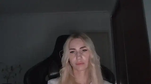 Chat +18 de Solariaki ao vivo