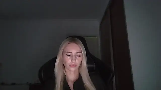 Solariaki Chat XXX live