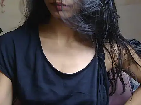 Yours-Zoya's Live XXX Chat