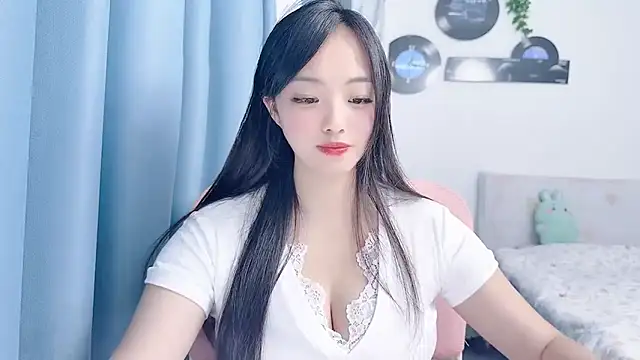 Winnie666999 现场XXX聊天