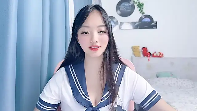 Winnie666999 Adlı Modelin Canlı XXX Sohbeti