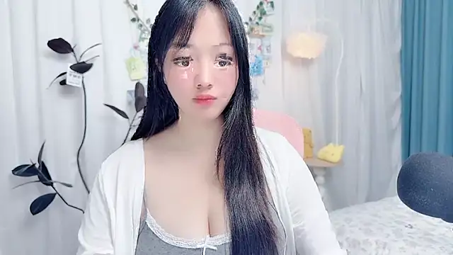 Winnie666999 Adlı Modelin Canlı XXX Sohbeti