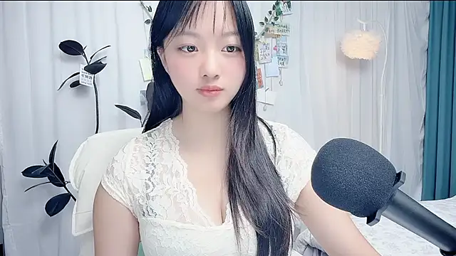 Winnie666999 即時 XXX 聊天