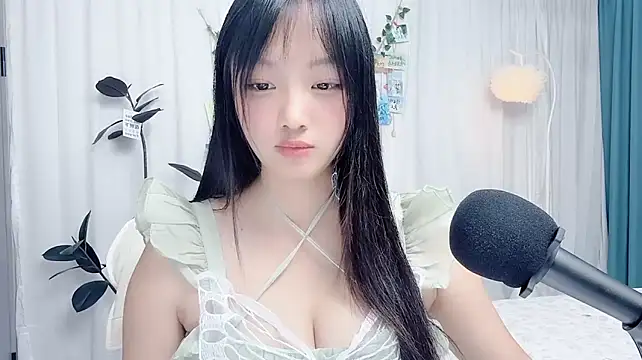 Winnie666999 现场XXX聊天