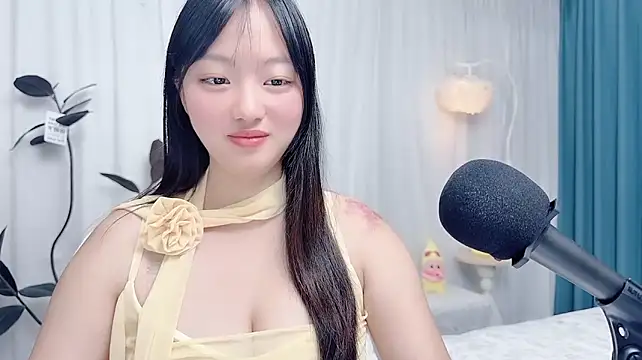 Winnie666999 网络视讯表演