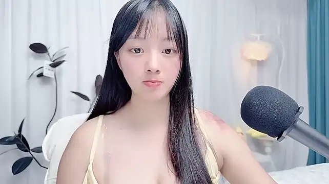 Winnie666999 现场XXX聊天