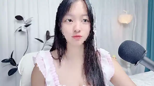 Winnie666999 Adlı Modelin Canlı XXX Sohbeti