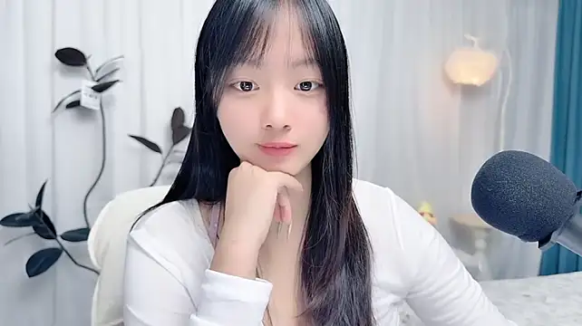 Winnie666999 即時 XXX 聊天