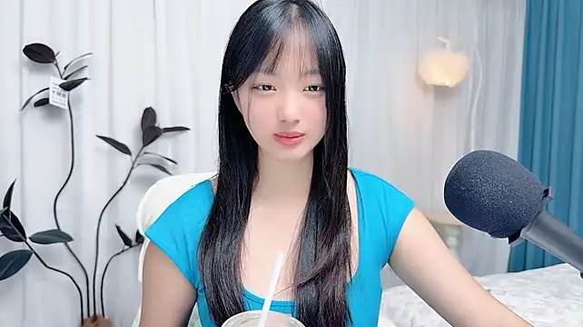 Winnie666999 Adlı Modelin Canlı XXX Sohbeti