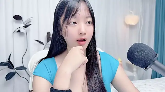 XXX chat uživo modela Winnie666999