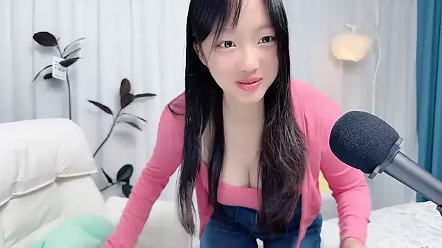 Winnie666999 即時 XXX 聊天